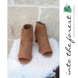 𝅺circus Sam Edelman Kammie Peep Toe Ankle Boots 9.5